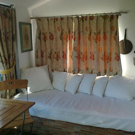 Giverny Cottage แซ็งต์-คูว์ลอมป์ ภายนอก รูปภาพ